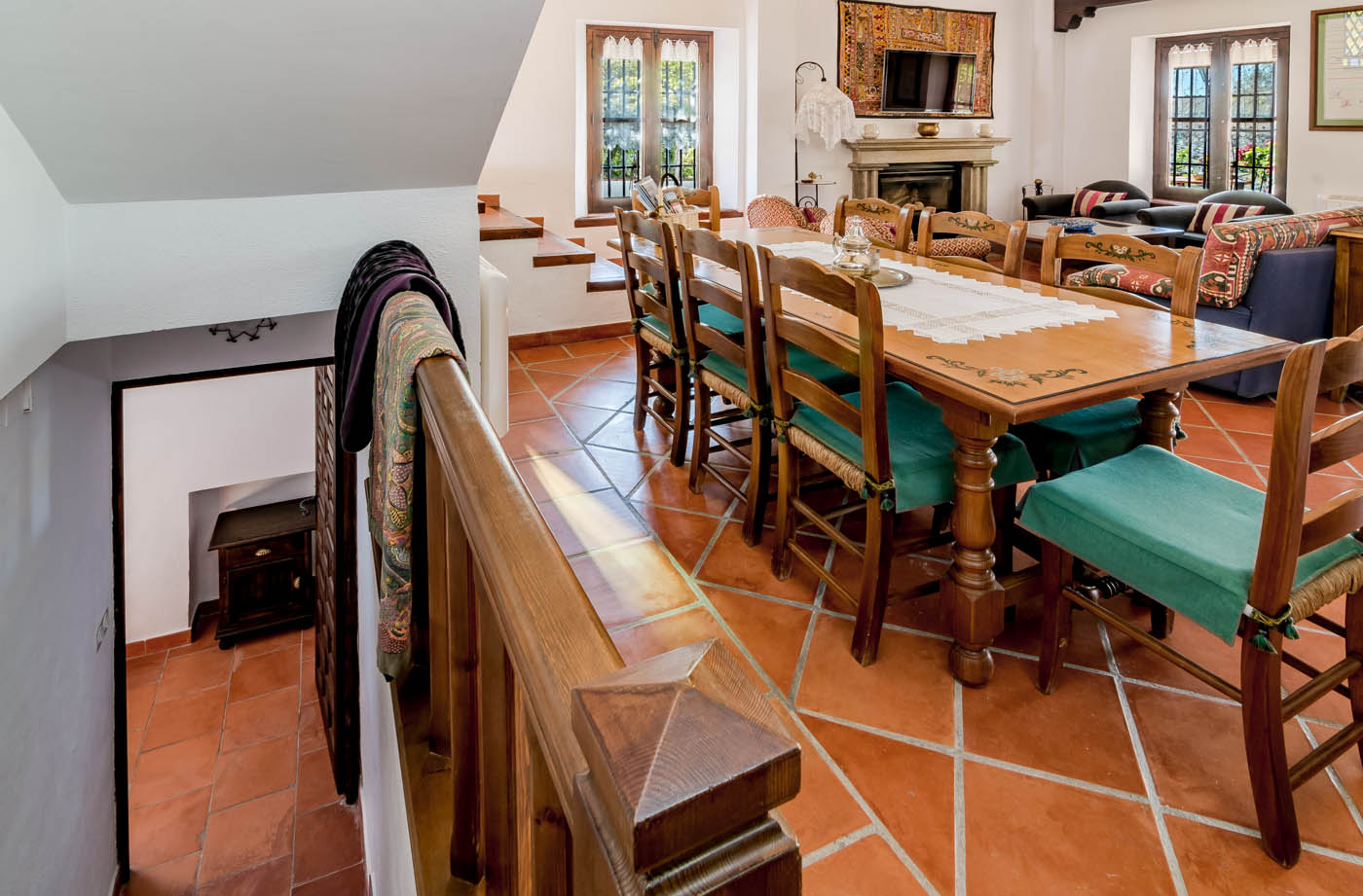 Escaleras a planta baja